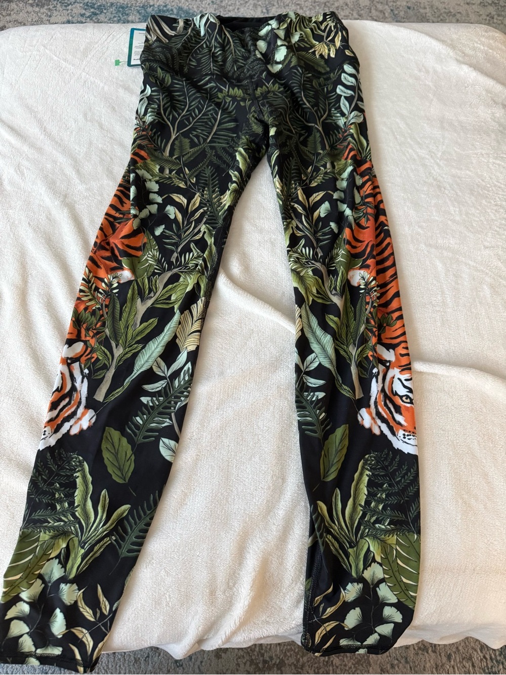 Yoga Democracy NEW Tropical Leggings Size Large D95